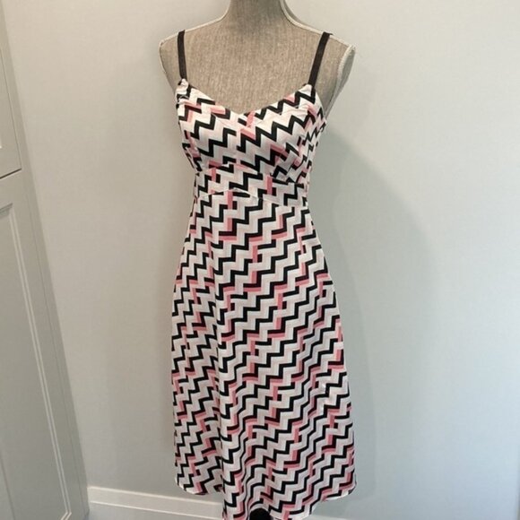 Jacob Sleeveless Fitted Dress White Pink Geometric Pattern - Picture 10 of 15